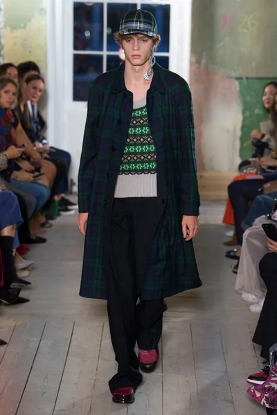 Look 48